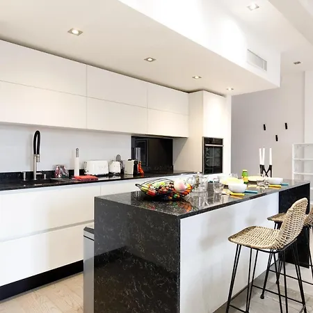 Apartment Ginabelayourhosthelper