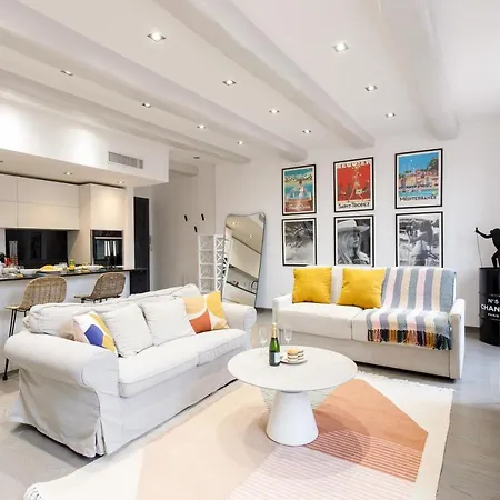 Ginabelayourhosthelper * Saint-Tropez